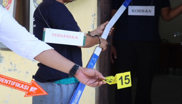 Rekonstruksi Kasus Pembunuhan Pensiunan ASN di Pasbar, 36 Adegan Diperagakan Tersangka