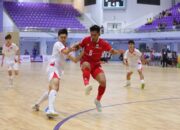 Pemain futsal timnas Indonesia, Andres Dwi Persada Putra, bertanding melawan tim Vietnam pada pertandingan semifinal Kejuaraan ASEAN Futsal 2026 di Nonthaburi Hall, Bangkok, Jumat (10/4/2026). (Antara/ Federasi Futsal Indonesia)