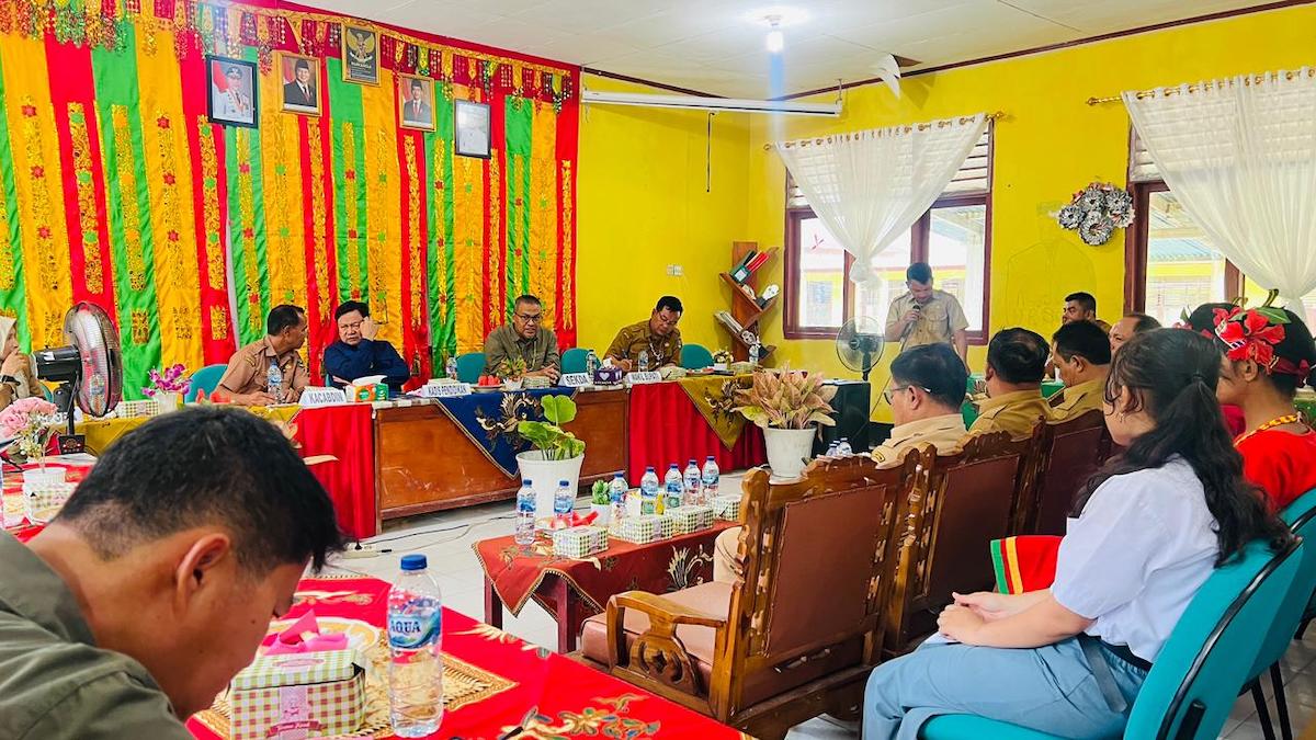 Sekdaprov Sumbar gelar lawatan ke Mentawai. (dok. istimewa)