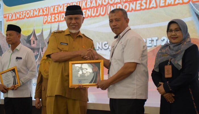 Peran Nyata di GENTING, PT Semen Padang Raih Penghargaan dari Kemendukbangga