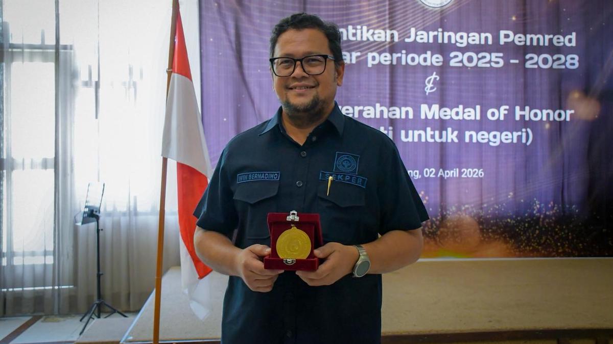 Semen Padang terima penghargaan dari JPS. (dok. istimewa)