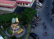 Tugu durian penanda pusat kota Gunungsitoli. (dok. istimewa)