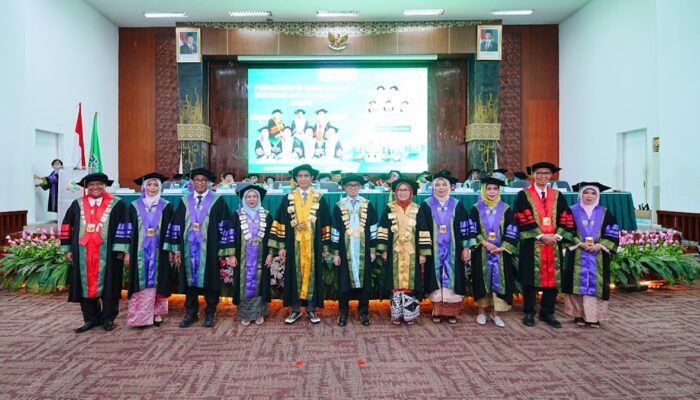 Unand Kukuhkan Tujuh Guru Besar, Perkuat Riset dan Reputasi Global