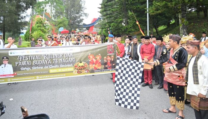 Wagub Vasko Sebut Pawai Budaya Jadi Modal Sosial Bangun Kabupaten Solok