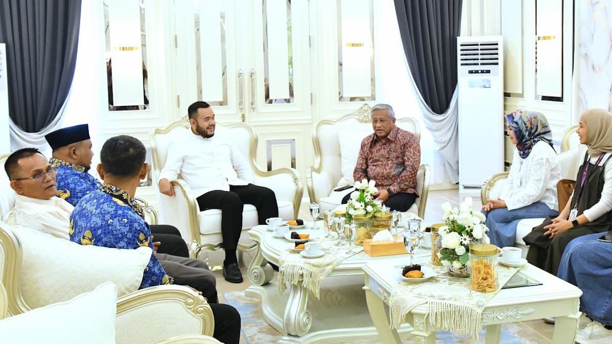 Wako Fadly Amran bertemu dewan komisaris Bank Mega Syariah. (dok. istimewa)