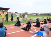 Wako Pariaman Yota Balad cek latihan fisik bimbel kedinasan. (dok. istimewa)