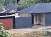 Bangunan yang diduga warga tempat hiburan malam di permukiman warga Dusun II, Desa Sifalaete Tabaloho, Kota Gunungsitoli, Sumut, Selasa (28/4/2026). (Putra/Radarsumbar)