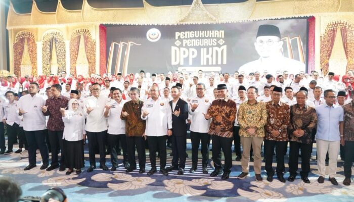 Andre Rosiade Kukuhkan Pengurus DPP IKM 2025–2030 di DPR RI, Perkuat Kolaborasi Perantau Minang untuk Sumbar dan Indonesia