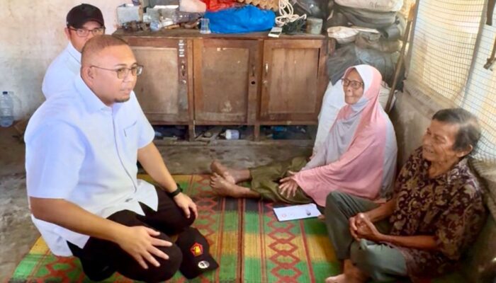 Andre Rosiade Bantu Istri Pemulung Penderita Diabetes Akut di Parak Gadang Padang, Serahkan Rp10 Juta dan Minta Penanganan Medis Intensif