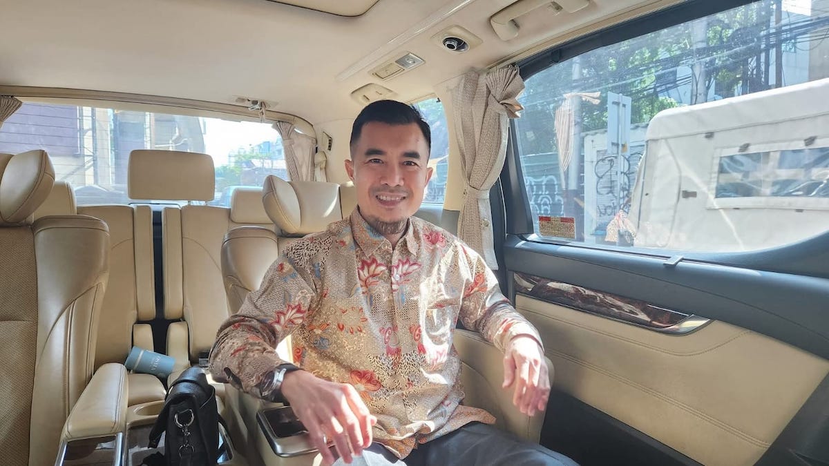 Tokoh asal Kepulauan Nias Yusman Dawolo prihatin dengan peristiwa kebakaran yang menghanguskan 17 ruko di kawasan Lingkungan I, Kelurahan Pasar, Kota Gunungsitoli, Sumatera Utara, Kamis (9/4/2026) sore. (Istimewa)