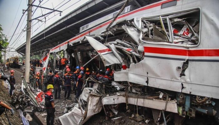 Sering Terjadi, Pakar Beberkan Penyebab Mobil Tertabrak Kereta Api