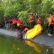 Evakuasi mayat bocah di Ketaping, Kabupaten Padang Pariaman. (dok. istimewa)