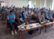 PLN UP3 Solok bersama Pemerintah Kabupaten Solok menggelar rapat evaluasi Program Bantuan Pasang Baru Listrik (BPBL) Tahun 2025 di Ruang Rapat Gedung C Sekretariat Daerah Kabupaten Solok dan diikuti oleh 162 peserta yang terdiri dari Wali Nagari se-Kabupaten Solok, Kamis (23/4/2026). (dok. istimewa)