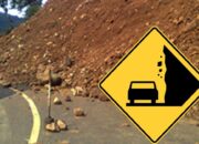 Hujan Deras Picu Longsor di Surian, Jalan Padang-Solok Selatan Sempat Tak Bisa Dilalui