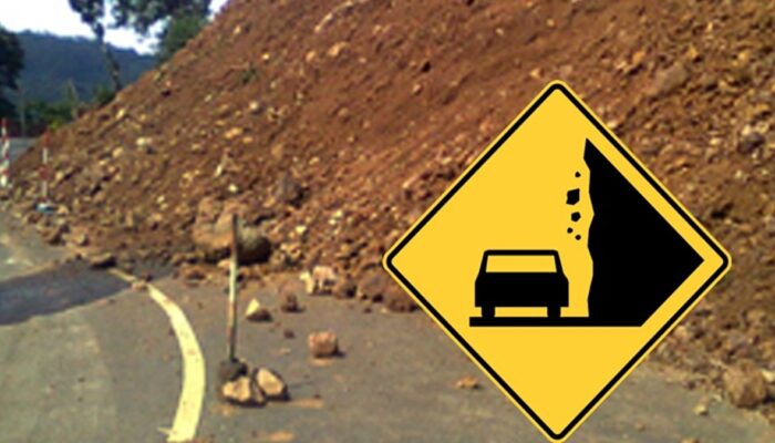 Hujan Deras Picu Longsor di Surian, Jalan Padang-Solok Selatan Sempat Tak Bisa Dilalui