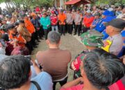 Penutupan operasi dua bocah hanyut di Pantai Ujung Karang. (dok. istimewa)