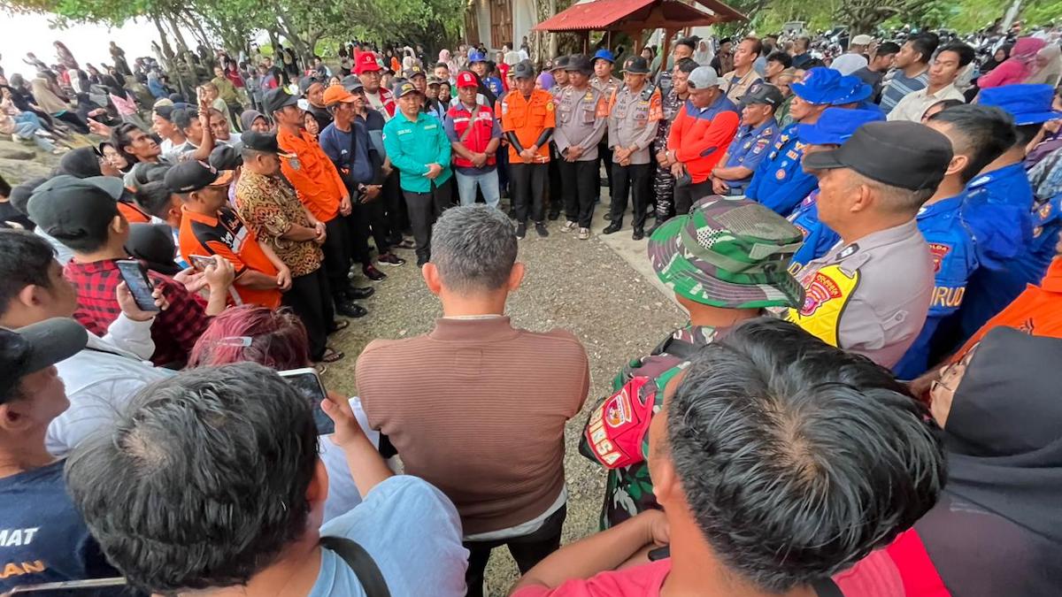 Penutupan operasi dua bocah hanyut di Pantai Ujung Karang. (dok. istimewa)