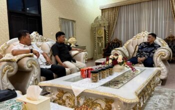 Pertemuan KONI Sumbar dengan Bupati Pessel Hendra Joni. (dok. istimewa)