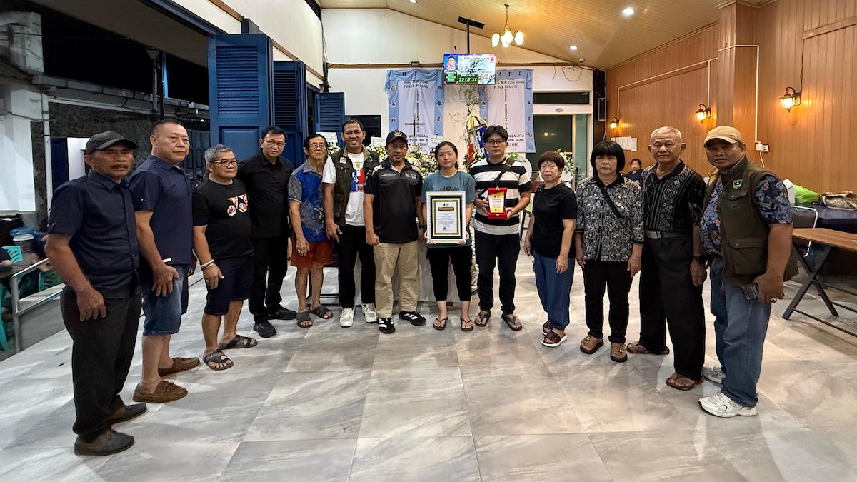 KONI Sumbar beri penghormatan untuk dua atlet Sumbar yang meninggal. (dok. istimewa)