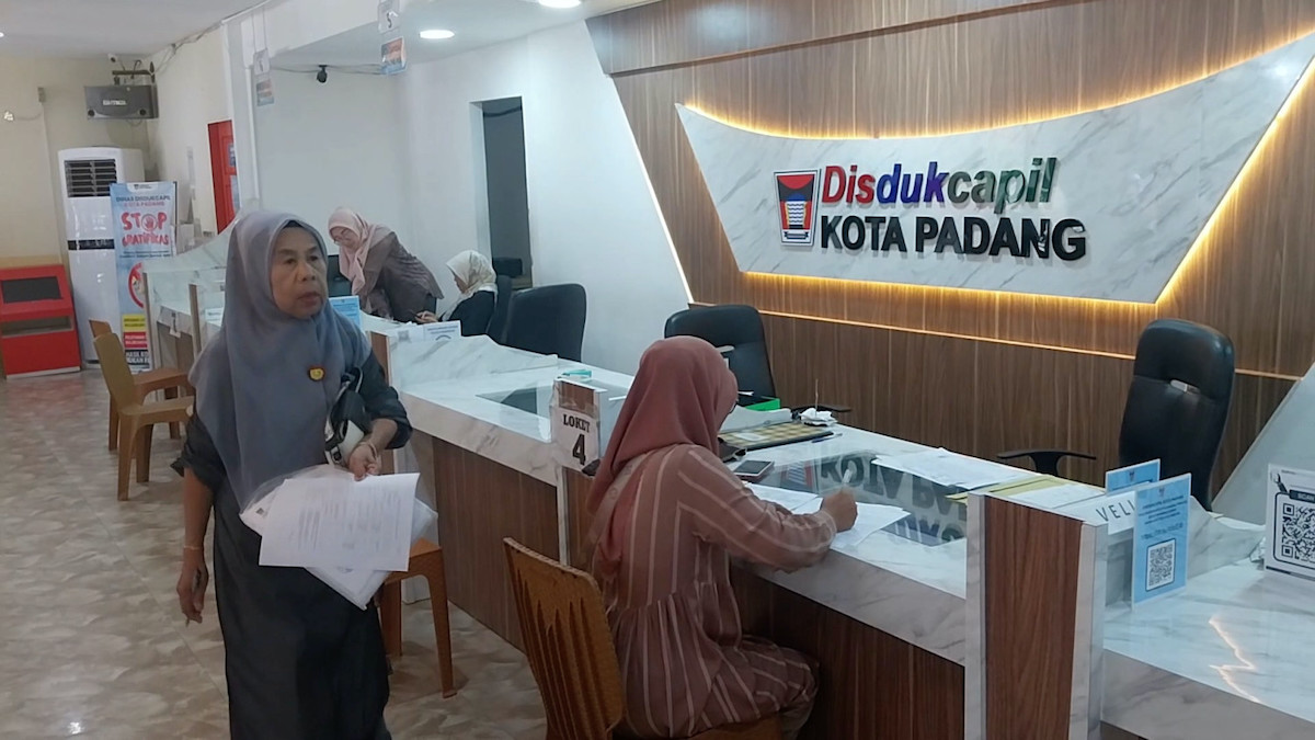Layanan Adminduk di Disdukcapil Kota Padang. (dok. istimewa)