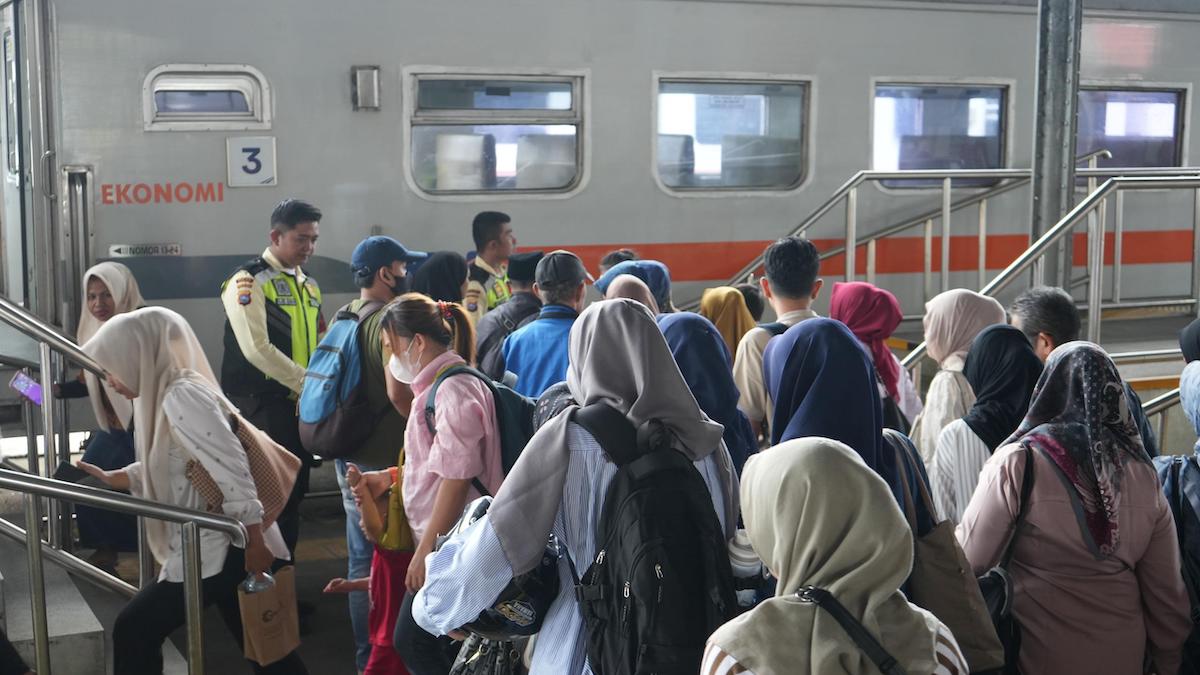 Lonjakan penumpang KAI Divre II Sumbar di Hari Buruh 2026. (dok, istimewa)