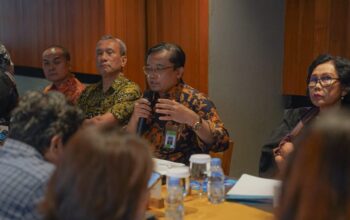 Direktur Jenderal PAUD, Pendidikan Dasar, dan Pendidikan Nonformal dan Informal Kemendikdasmen, Gogot Suharwoto, menegaskan revitalisasi tidak hanya pembangunan fisik, tetapi pendekatan menyeluruh yang melibatkan masyarakat. (Foto: Istimewa/Kemkomdigi)