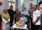Rombongan Wagub Sumbar datangi korban kecelakaan di Solok. (dok. istimewa)