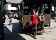 Satpol PP Padang antarkan ODGJ yang mengganggu ketertiban ke RSJ HB Saanin. (dok. istimewa)