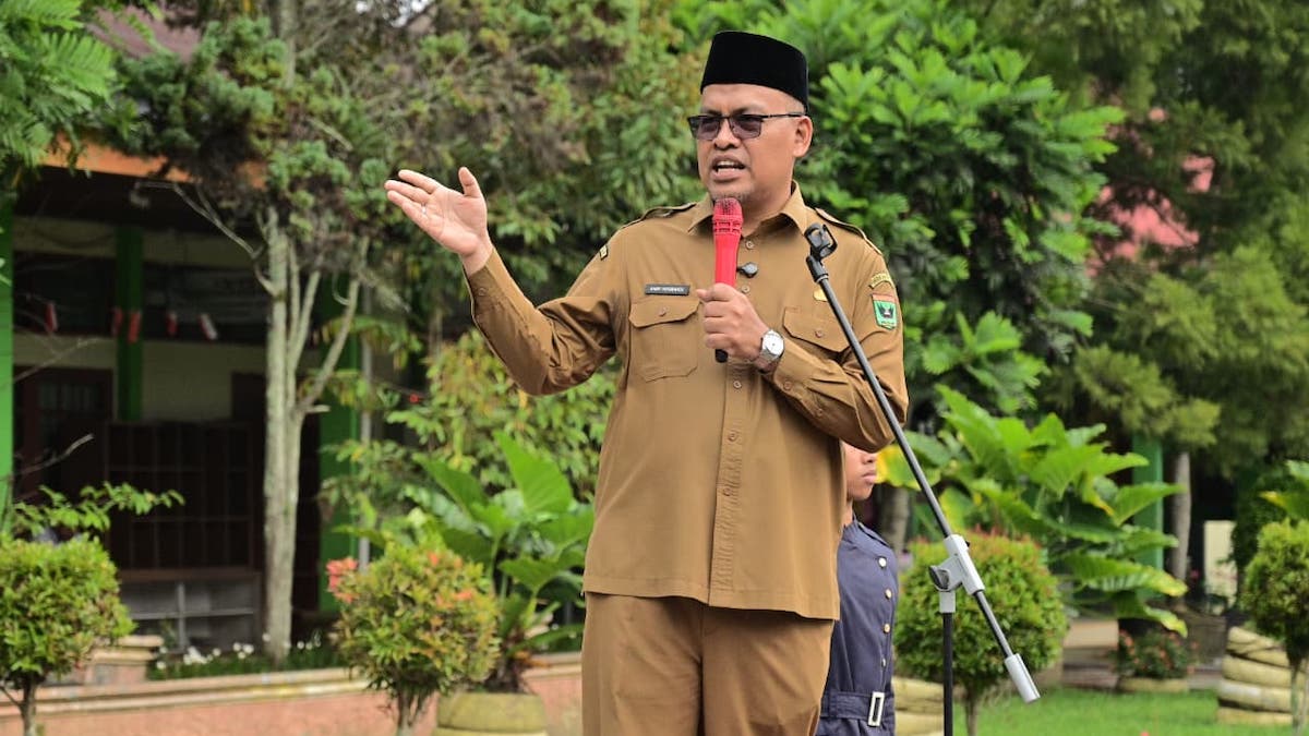 Sekdaprov Sumbar saat berbicara di Seleksi Kompetensi Kepala Sekolah du Bukittinggi. (dok. istimewa)