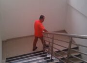 Sekwan DPRD Sumbar saat menghadiri panggilan Kejari Padang sebagai saksi. (dok. istimewa)