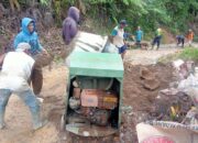 Semen Padang bantu betonisasi jalan Puncak Labuang Limau Manis. (dok. istimewa)
