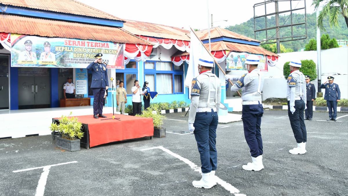 Sertijab Kepala Dinas Perhubungan Kota Padang. (dok. istimewa)