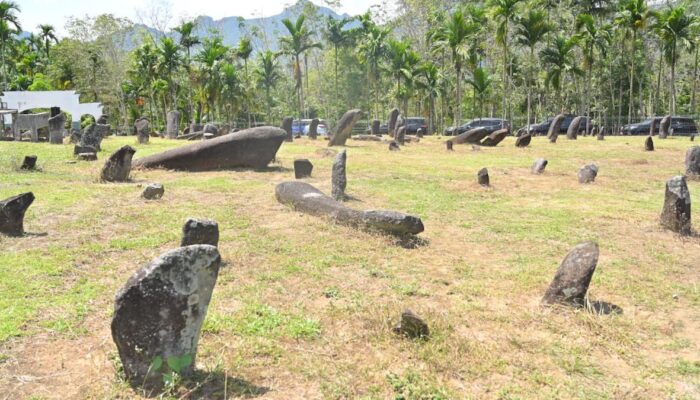 Gubernur Mahyeldi Tinjau Situs Menhir Maek, Tegaskan Bukti Peradaban Tua Minangkabau
