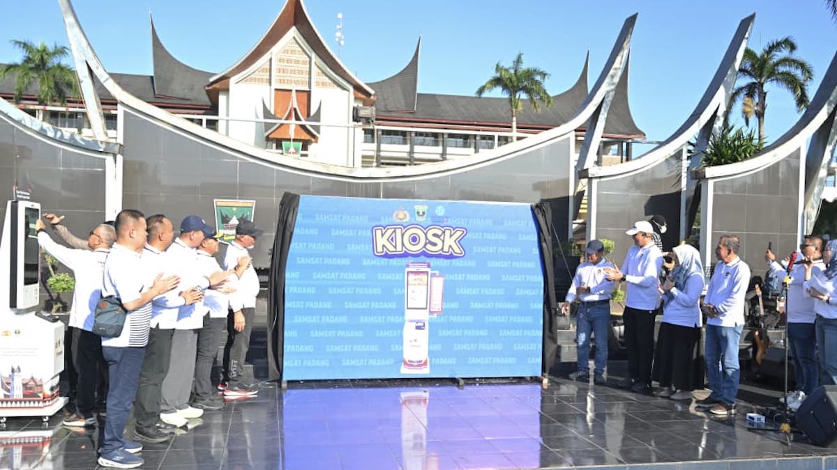 Soft opening SAMSAT KIOSK di Padang. (dok. istimewa)