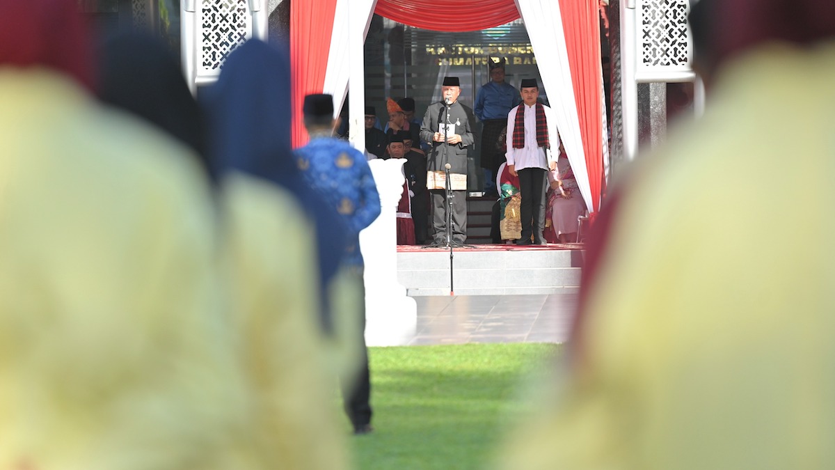 Upacara peringatan Hardiknas 2026 di Halaman Kantor Gubernur Sumbar. (dok. istimewa)