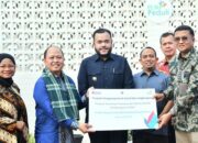 Wako Fadly Amran resmikan 6 toilet sekolah baru dari TJSL PLN. (dok. istimewa)
