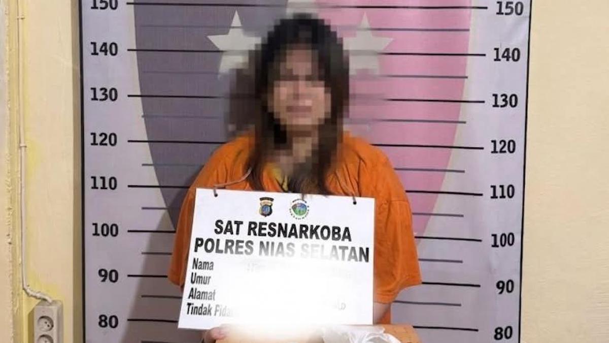Wanita pelaku narkoba yang diamankan Polres Nias Selatan. (dok. Radarsumbar)