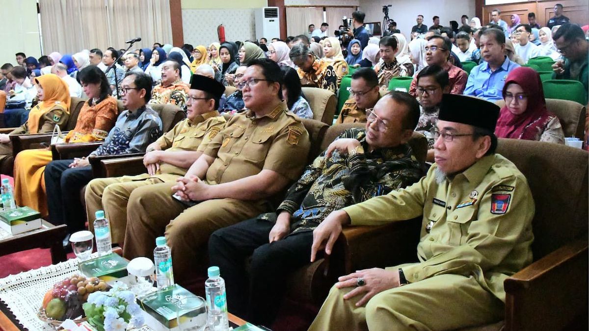 Wawako Maigus Nasir hadir dalam kuliah umum Wamenkes di Padang. (dok. istimewa)