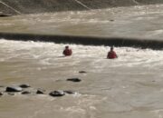 Diduga Terpeleset, Pencari Rongsokan di Padang Hanyut di Banjir Kanal