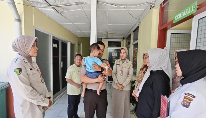 Andre Rosiade Bergerak Bantu Maulana, Balita Korban KDRT Ayah Kandung Kini Mulai Ceria