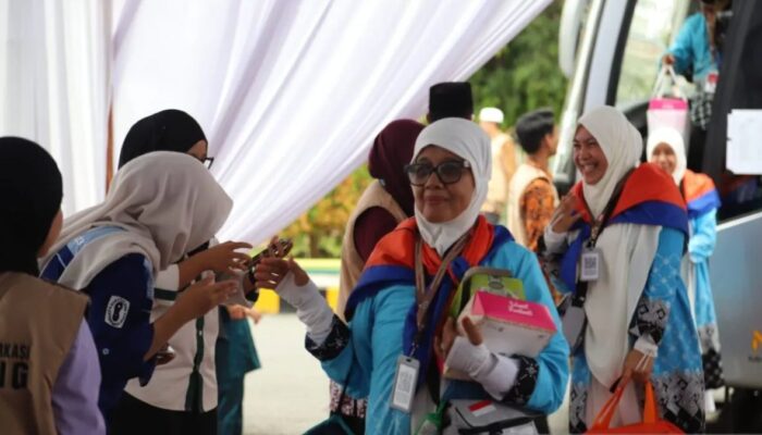 Embarkasi Padang Berangkatkan Kloter Terakhir Haji 1447 H, Jamaah Termuda 18 Tahun