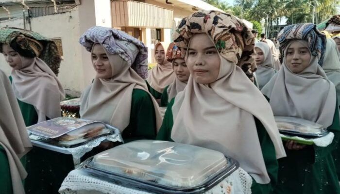 Tradisi Maantaan Sambareh di Pariaman Diangkat jadi Festival Budaya Tabuik Piaman 2026
