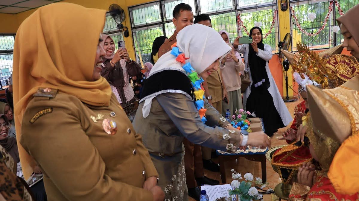 Bunda PAUD Kota Pariaman hadiri pentas seni anak TK. (dok. istimewa)