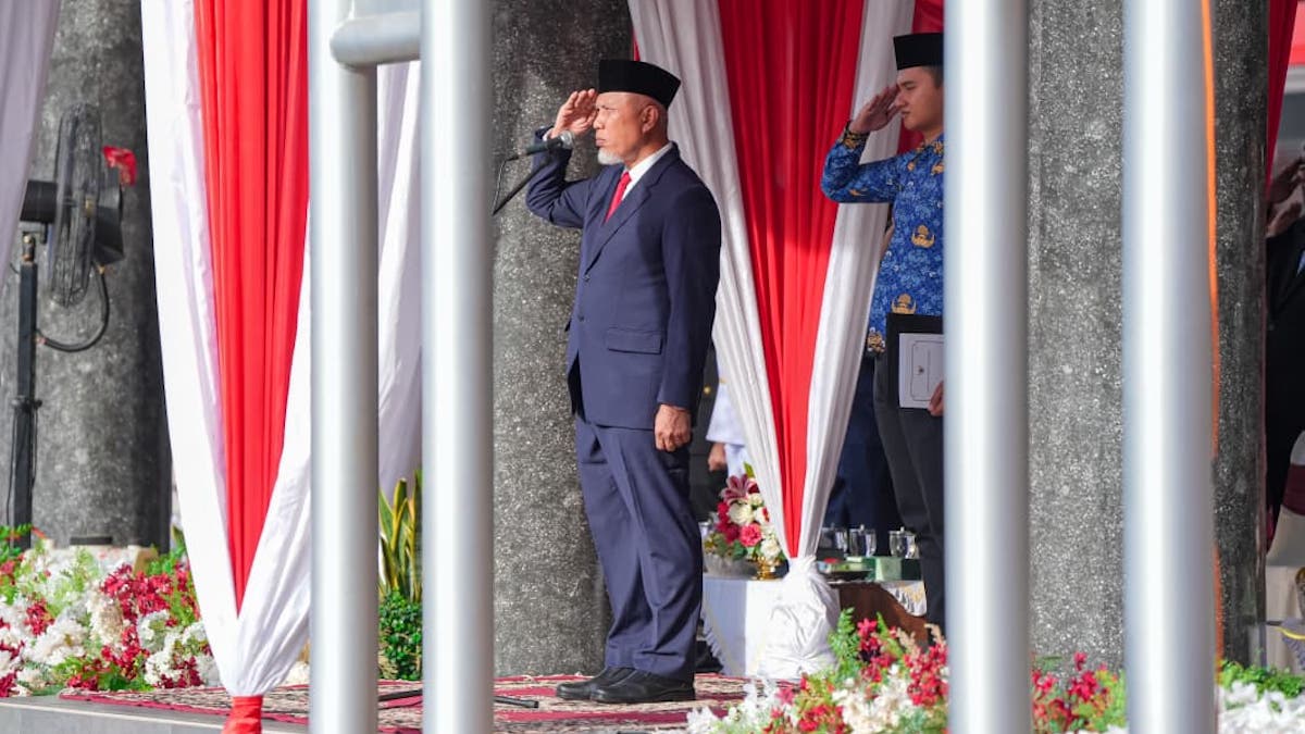 Gubernur Mahyeldi jadi irup Hari Kesaktian Pancasila 2026 di Halaman Kantor Gubernur Sumbar. (dok. istimewa)