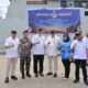 Gubernur Mahyeldi melepas tim Ekspedisi Rupiah Berdaulat ke Mentawai. (dok. adpsb)