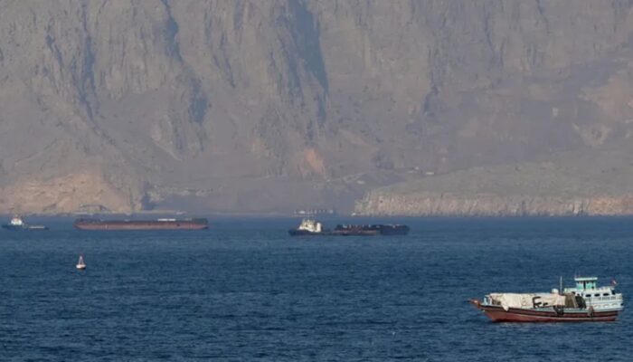 Iran Klaim Tanker Minyak Pendukung AS Meledak saat Lintasi Selat Hormuz