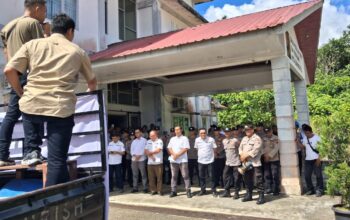 Pihak PUTR Kota Gunungsitoli, Sumatera Utara menemui dan menyambut hangat demonstran, komitmen pemerintah kota dalam mendengarkan aspirasi publik secara langsung, Rabu (3/6/2026). (dok. istimewa)