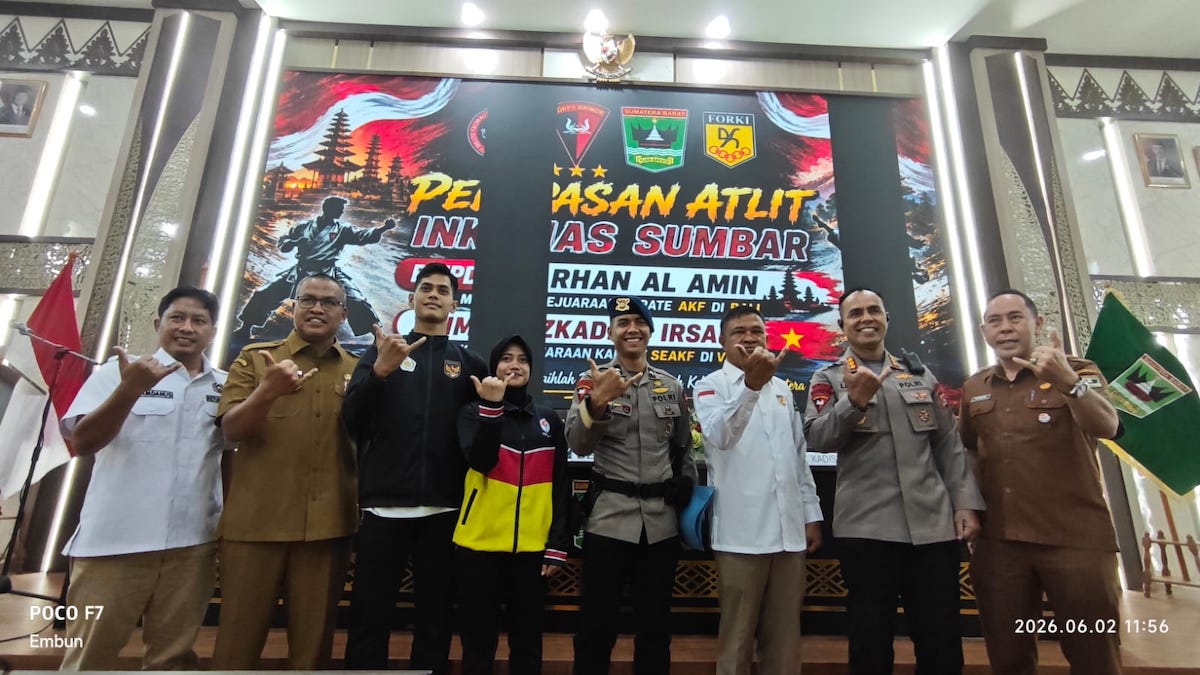 Pelepasan atlet Forki Sumbar. (dok. istimewa)