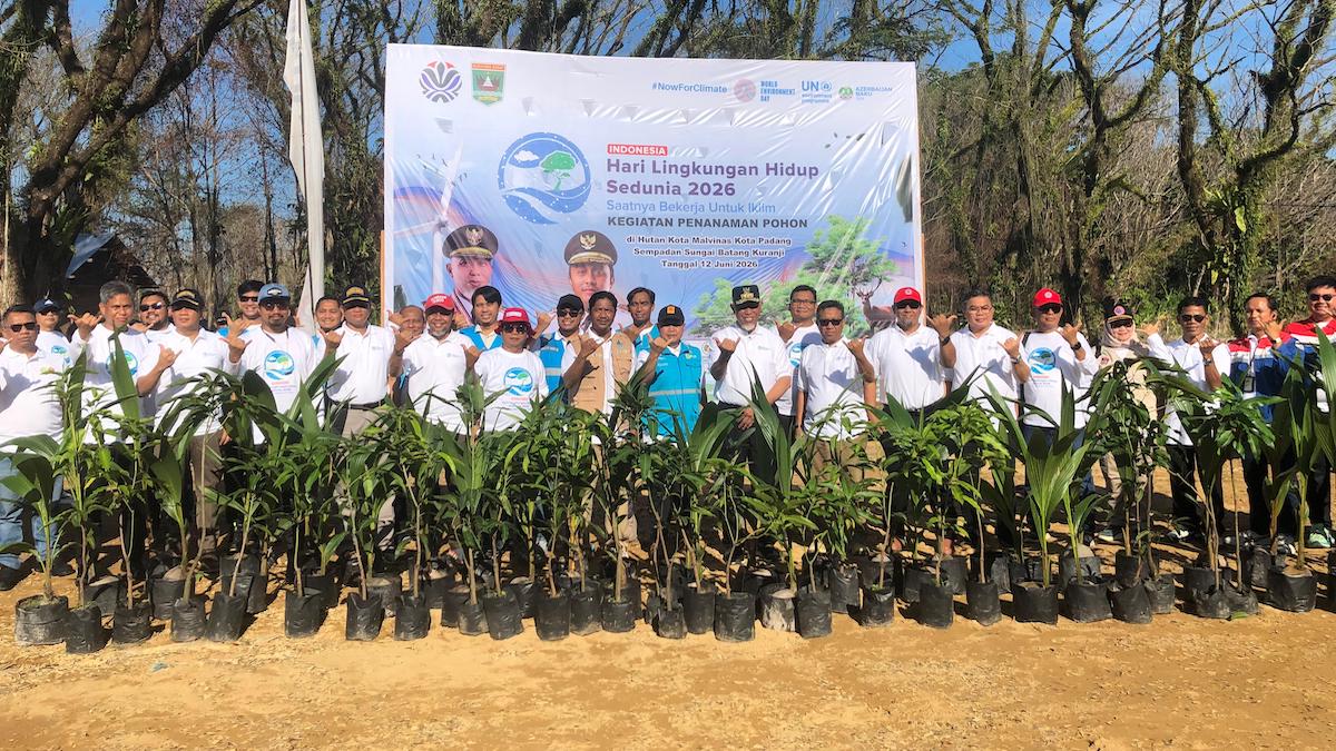 Penanaman pohon PT Semen Padang dalam rangka Hari Lingkungan Sedunia 2026. (dok. istimewa)