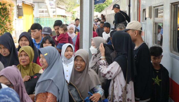Puncak Festival Tabuik, KA Pariaman Ekspres Layani 6.712 Pelanggan dalam Sehari